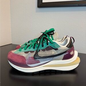 Nike Vaporwaffle Sacai Black and Villain Red